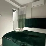 Elio 1 Apartment *