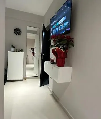 Apartment Host Elio Tirana